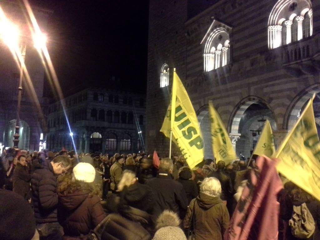 manifestazione contro le vittime delle mafie a como piazza duomo libera