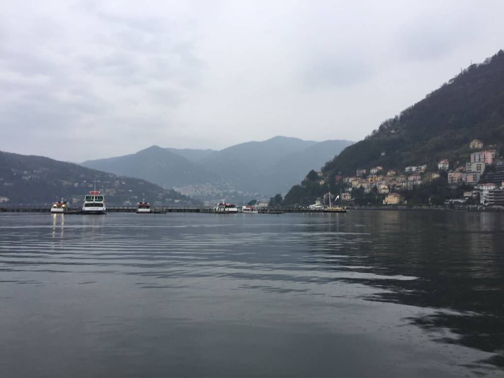 maltempo nel comasco anche oggi cielo con nuvole e pioggia generiche como e lago