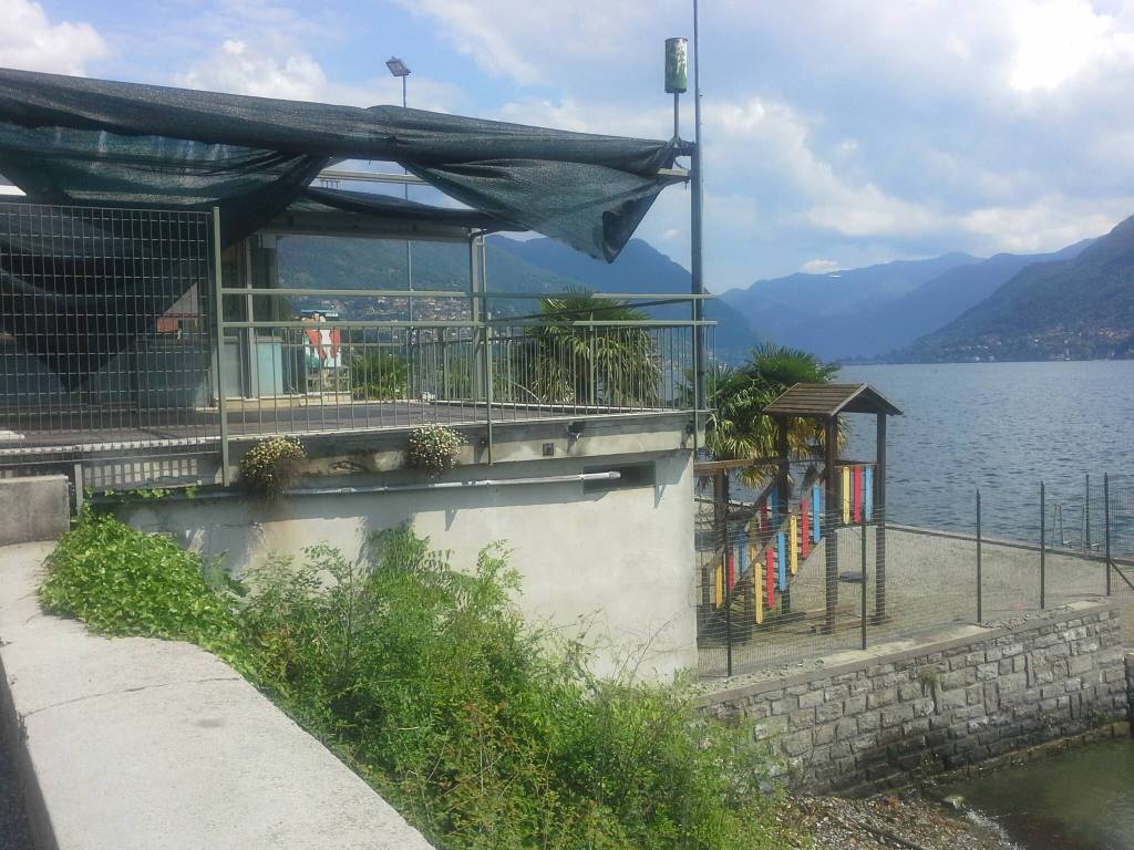 lido villa olmo chiuso erba alta e tutto fermo, incognita appalto