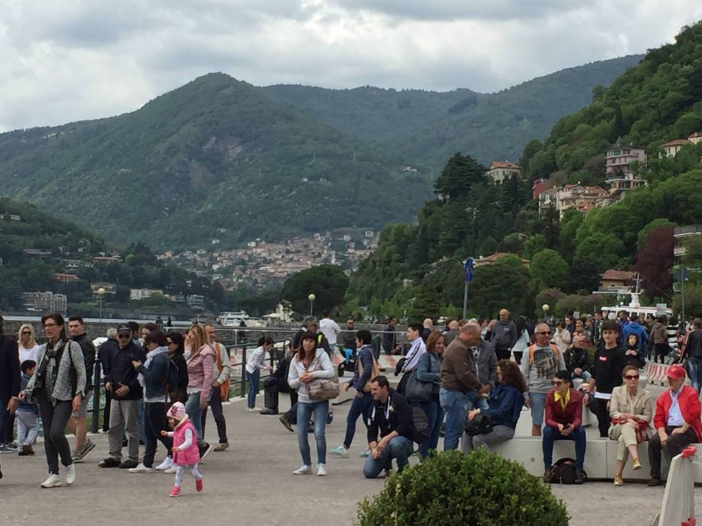 Pienone di turisti sul lago anche per il primo maggio