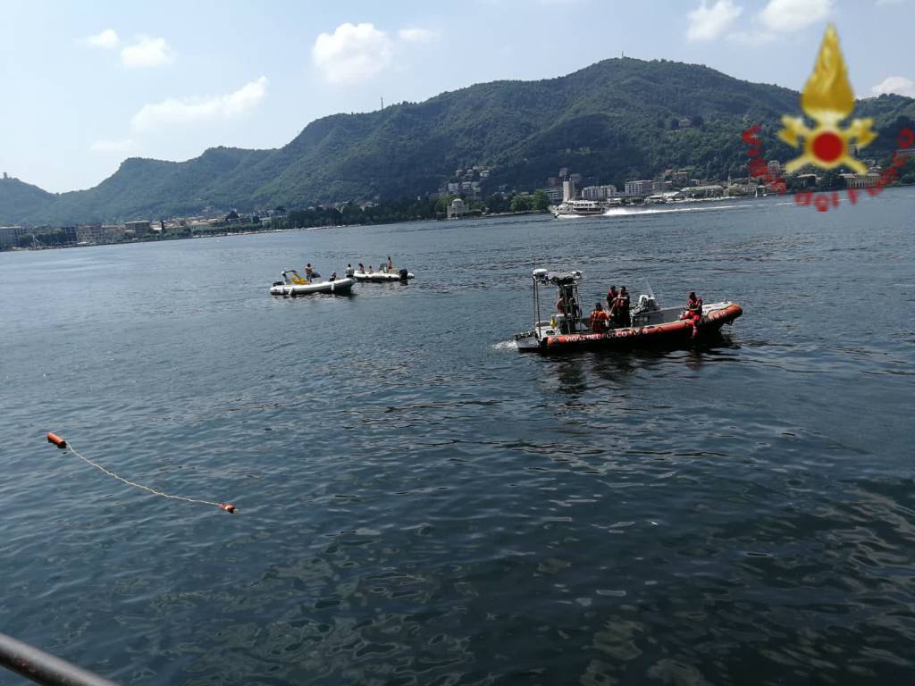 ragazzo sardo annegato nel lago di como villa geno recupero dei sub