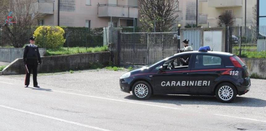 carabinieri fino mornasco arresto ragazzo straniero rapina parco villaguardia