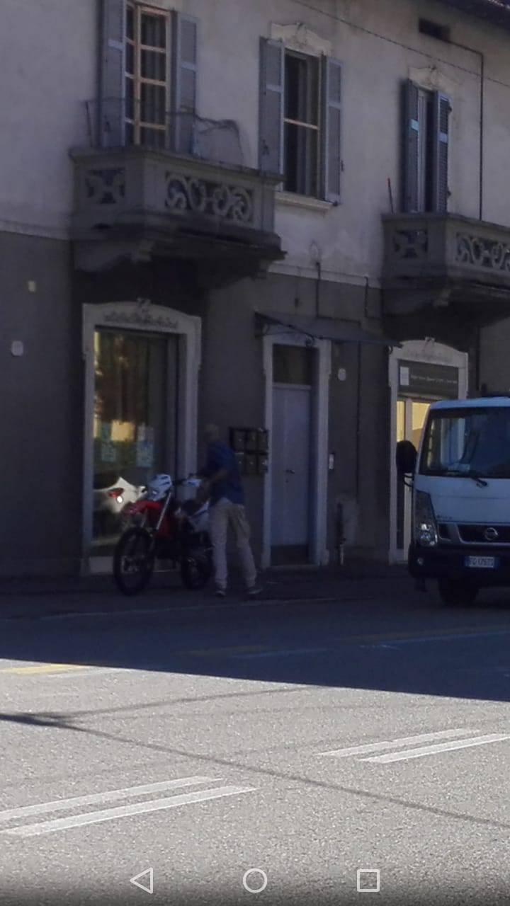 incidente varesina rebbio moto e furgone scontro polizia locale