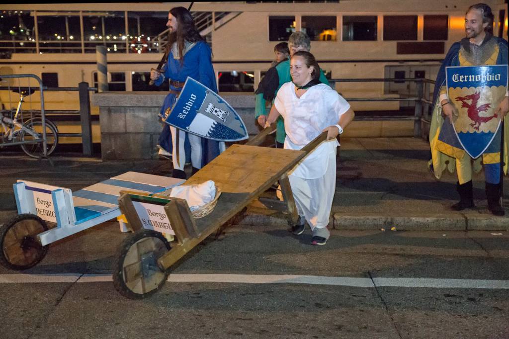 Palio del Baradello 2018, lavandaie e spettacolo di fuoco a Sant'Agostino