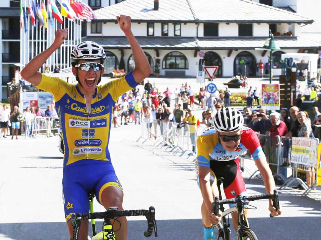 podio mondiali ciclismo juniores con canturino fancellu bronzo