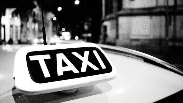 taxi milanesi generico insegna taxi per lutto collega morto
