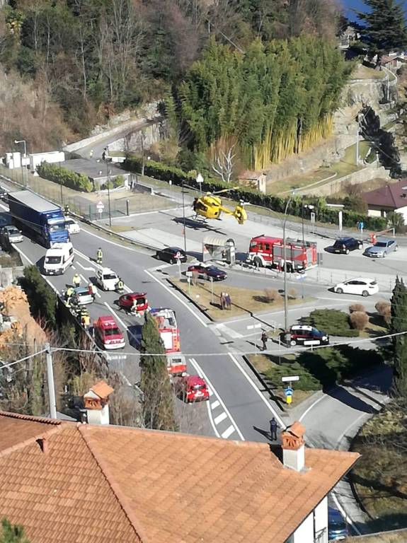 incidente cremia sulla regina scontro tra auto vista da alto incidente