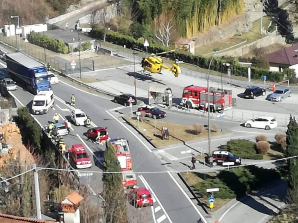 incidente cremia sulla regina scontro tra auto vista da alto incidente