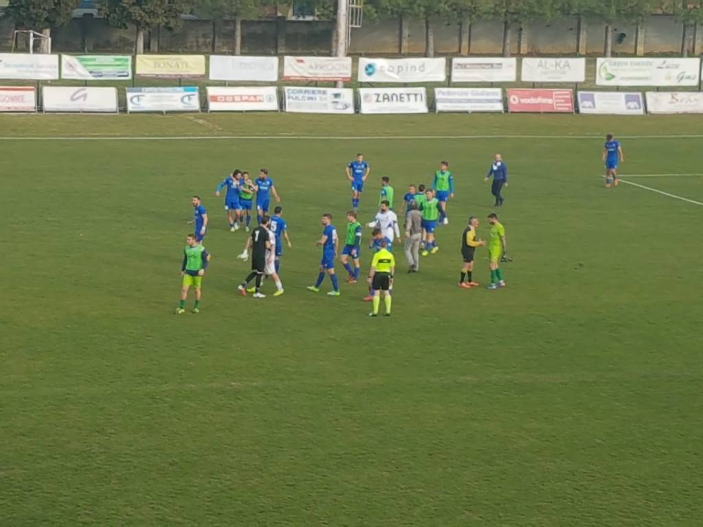 como vince a ponte san pietro con pontisola immagini tifosi ed esultanza ragazzi