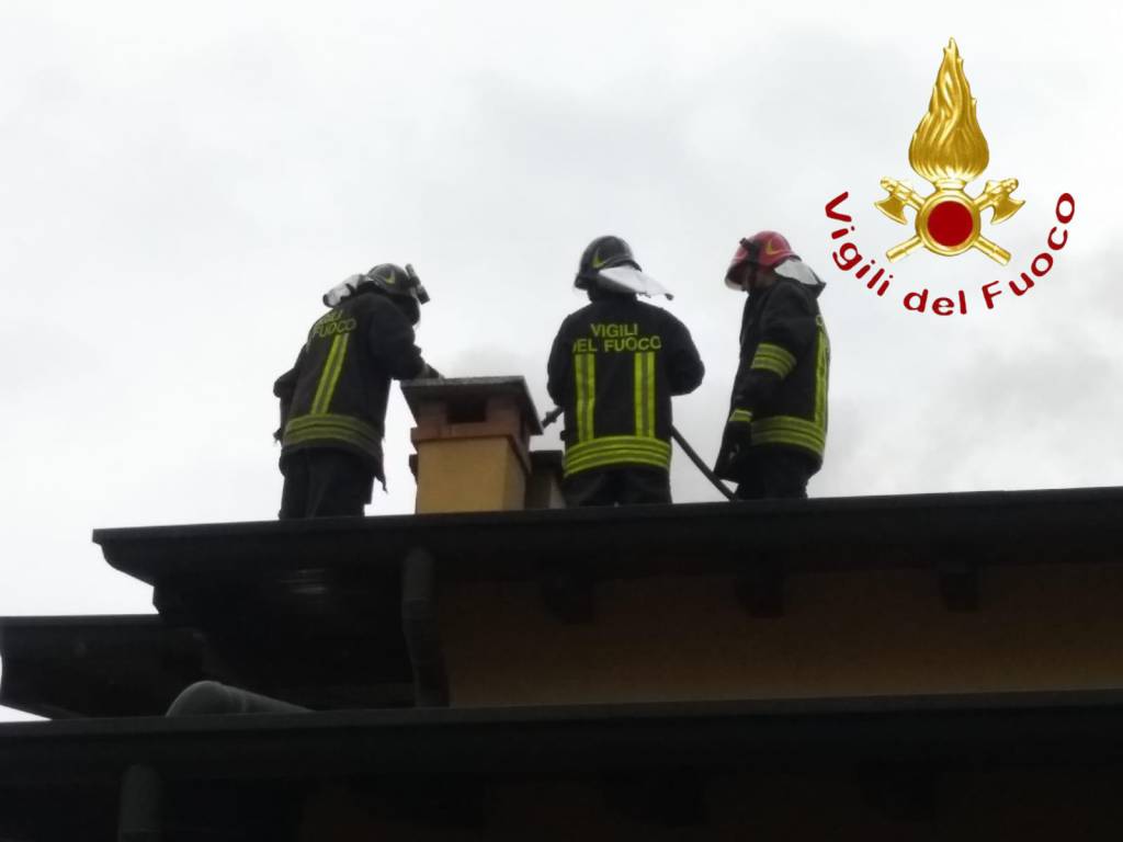 incendio camiono casa di bregnano via resistenza