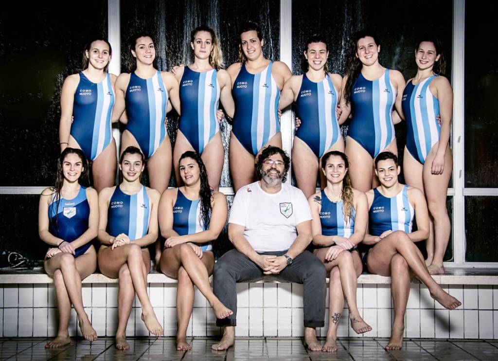 pallanuoto femminile rane rosa a2 generica e di gruppo