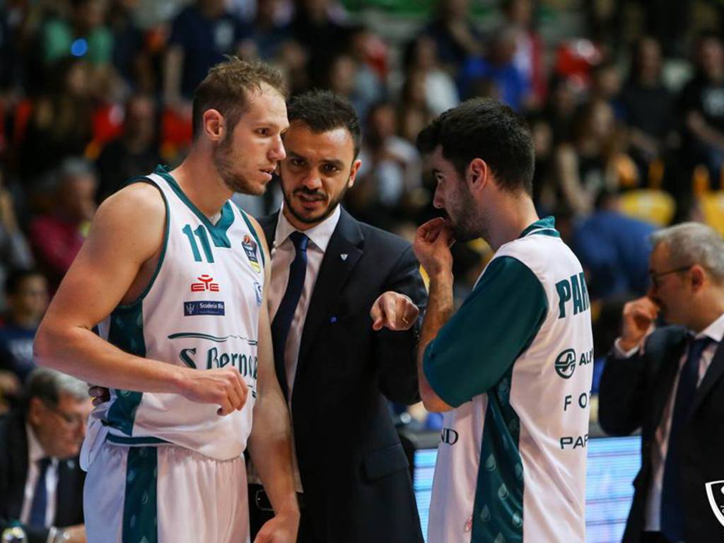 acqua san bernardo cantù supera openjov varese derby desio