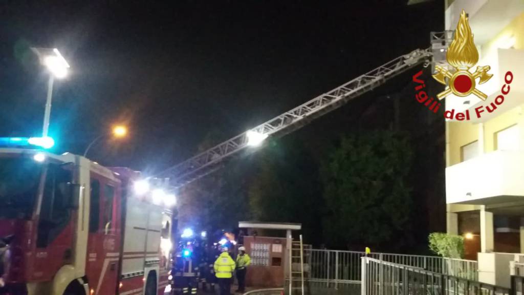 incendio appartamento di via prealpi ad arosio pompieri soccorsi