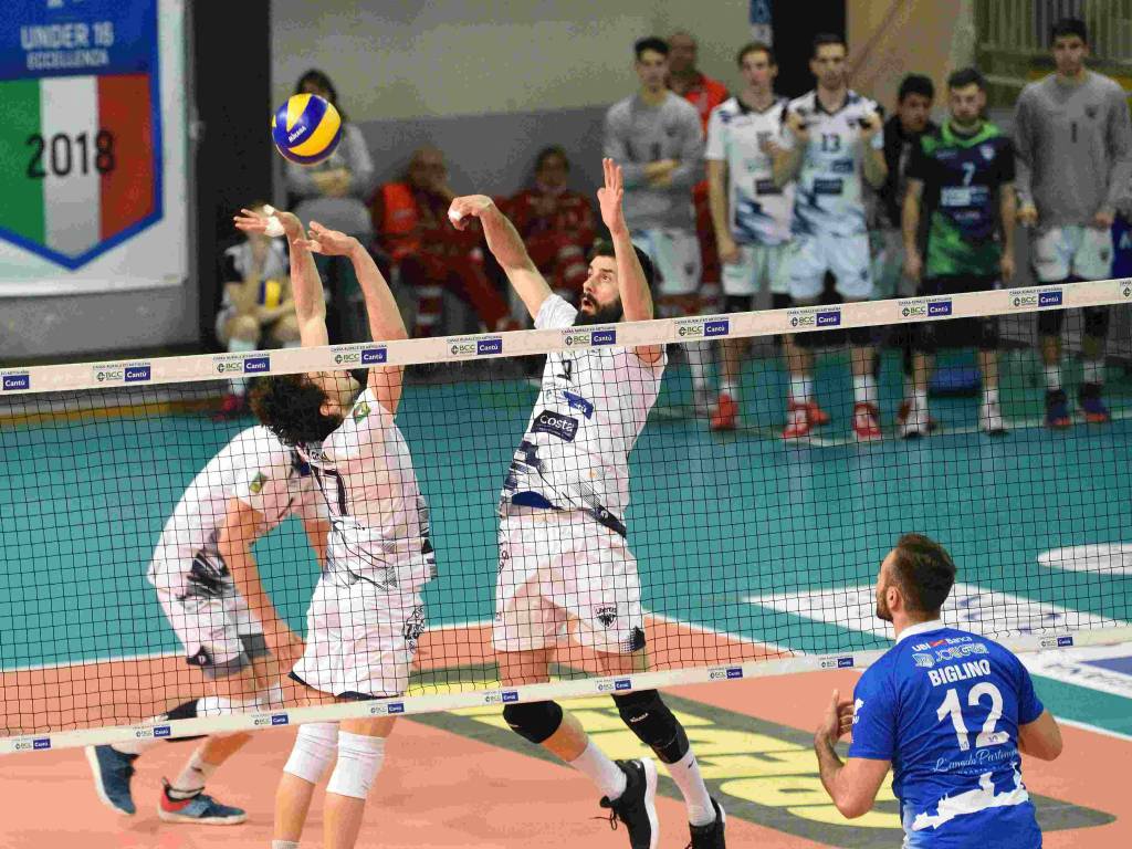 pool libertas cantù semifinale play-off contro bergamo