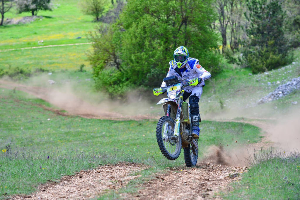 jacopo cerutti motorally 2019 con sua moto gara montesilvano