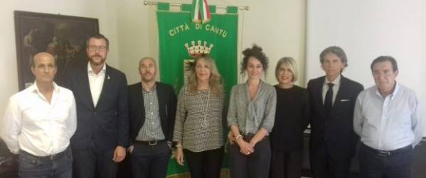 alice galbiati cantù con suoi assessori giunta comunale