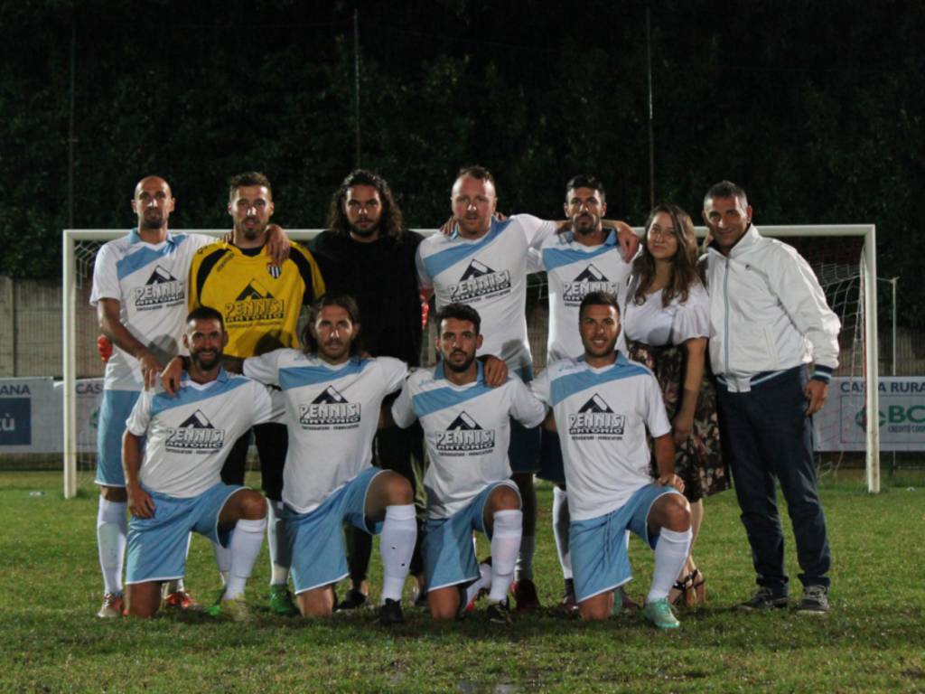 cantù trofeo san bernardo di calcio serale locandina e vincitore un anno fa