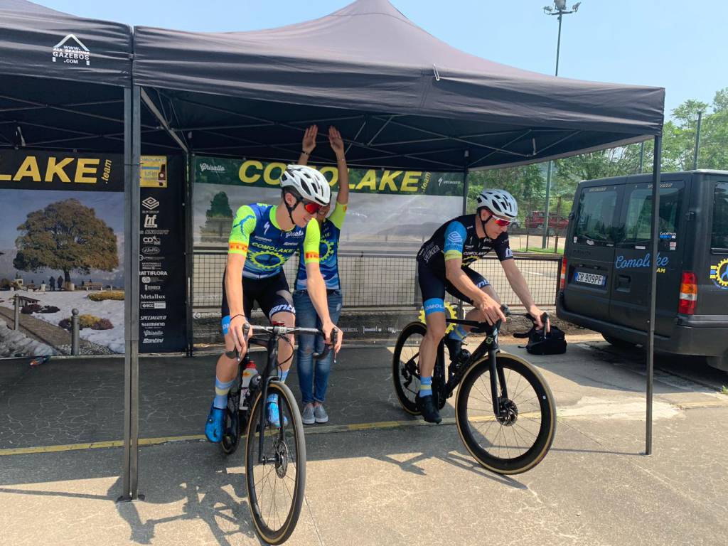 partenza della corsa in bicicletta attorno al lago di como Comolake 3k