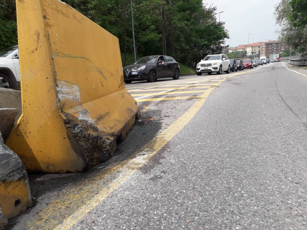 viadotto dei lavatoi di camerlata, camion forza ingresso e rompe serbatoio