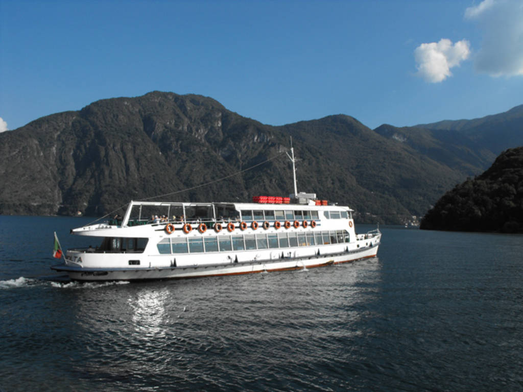 battello lago di como