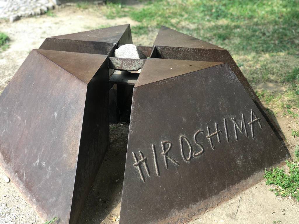 cerimonia ricordo vittime hiroshima monumento resistenza europea di como stamanttina