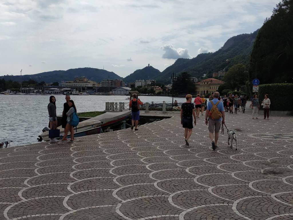 ferragosto 2019 sul lago di como villa olmo funicolare concordia battello