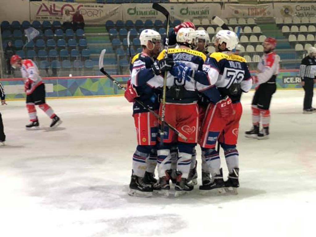 hockey como prima amichevole della stagione a Baselga di pinè