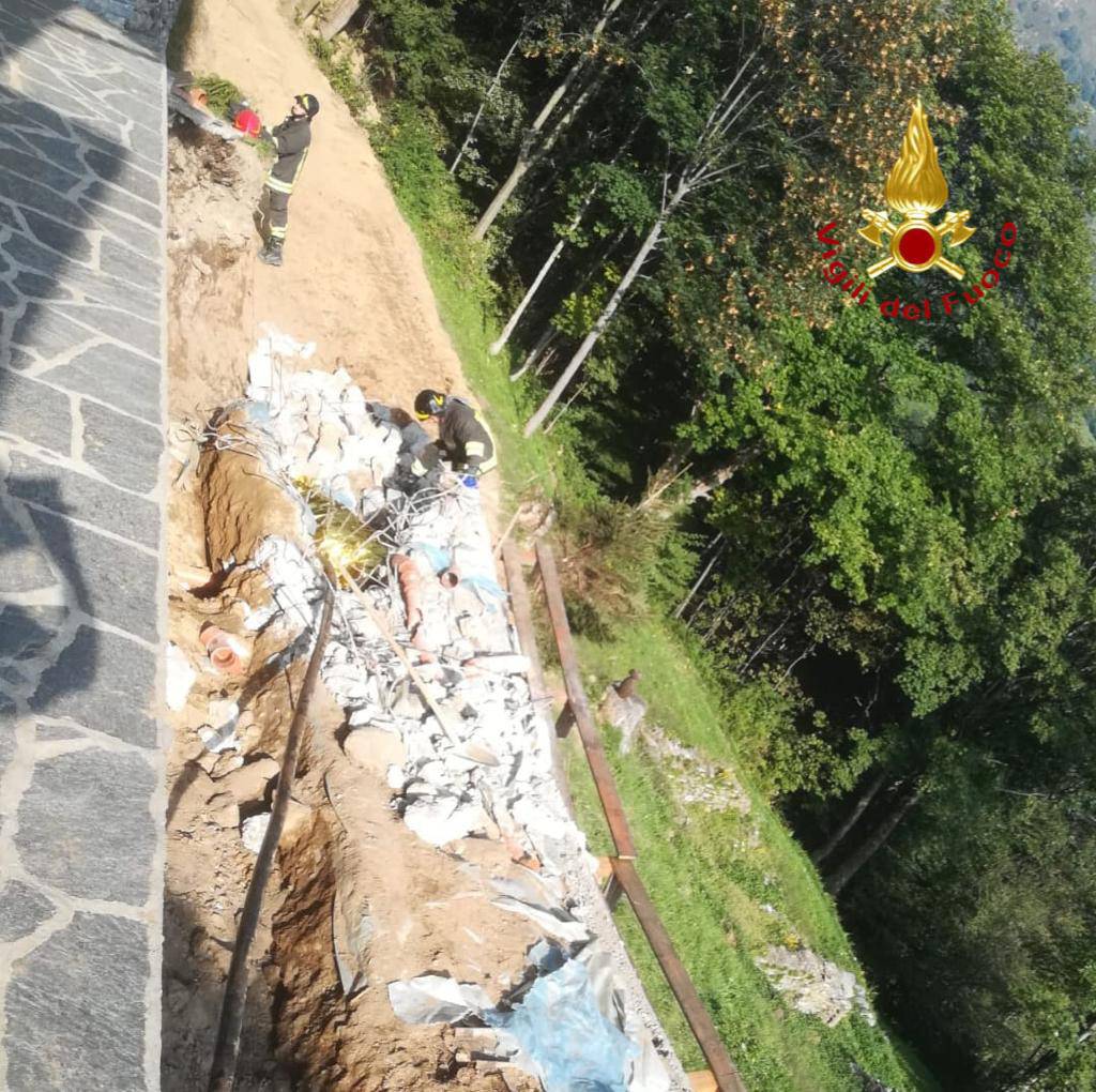 incidente a san bartolomeo val cavargna, operaio travolto da un muro di cemento