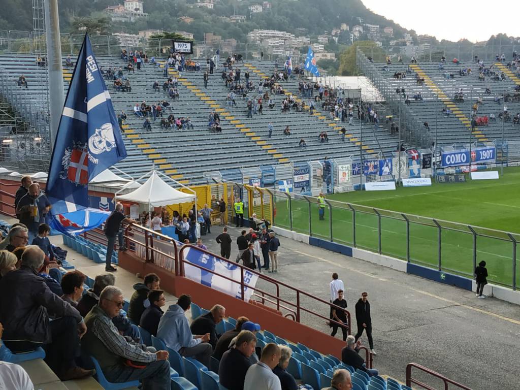 turno infrasettimanale campionato como arezzo squadre in campo