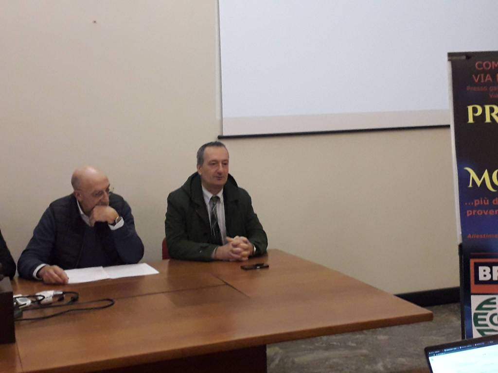 presentazione mostra presepi como via milano con esercenti e commercianti