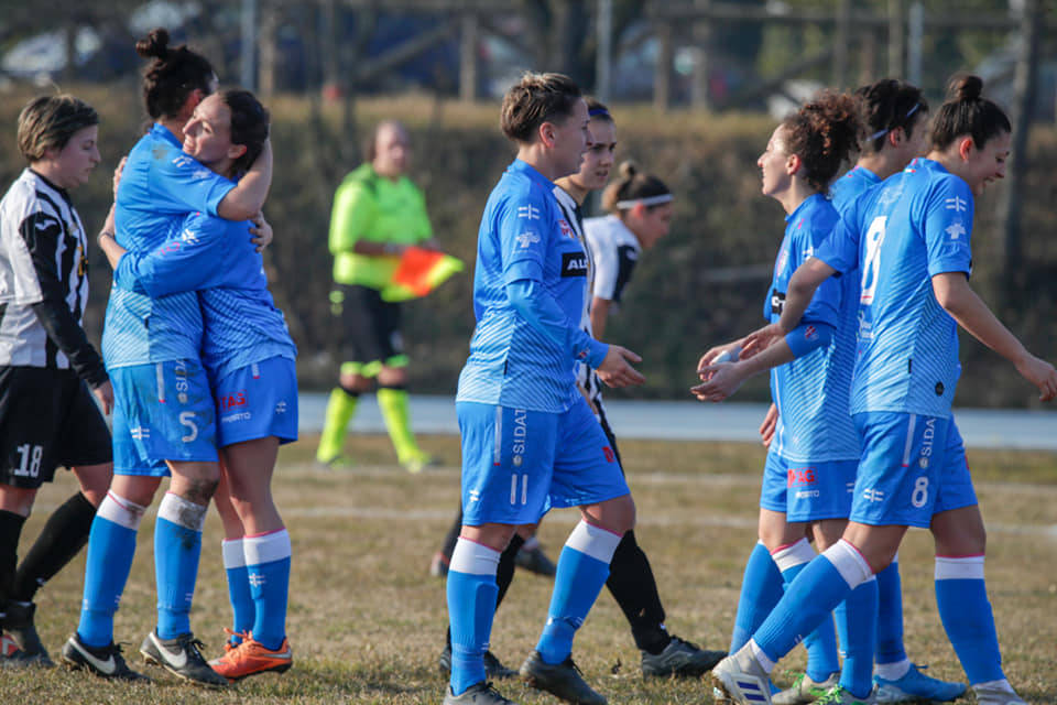 acf como esultanza ragazze paRTITA CONTRO CANELLI COPPA ITALIA