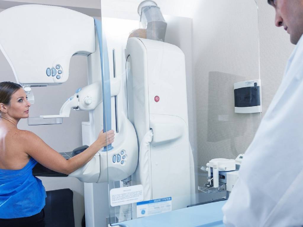 mammografia tumore al seno medico e paziente
