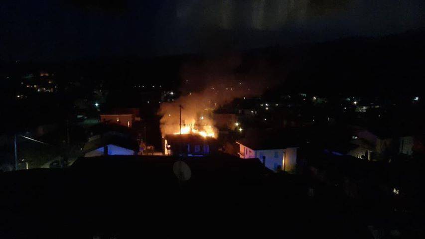 incendio lipomo mansarda in fiamme via canzighina