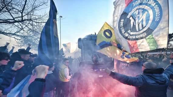 tifosi inter a salutare la squadra pinetina anche se con divieto