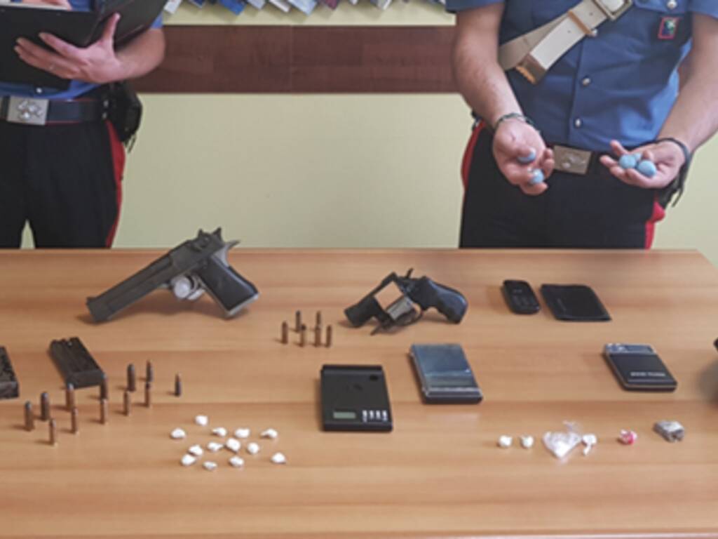 carabinieri operazione spaccio di droga a mozzate e bassa comasca