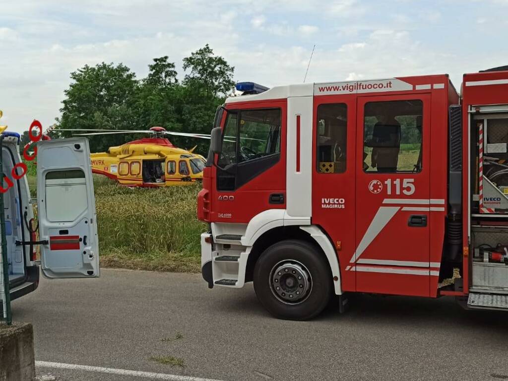 incidente mortale sul lavoro via regina fino mornasco operaio caduto dalla scala