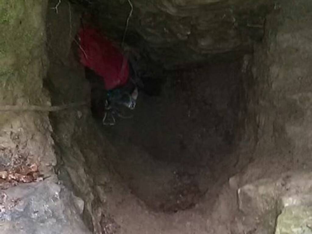 soccorso alpino e speleologico soccorso escursionisti bloccati in grotta pian del tivano