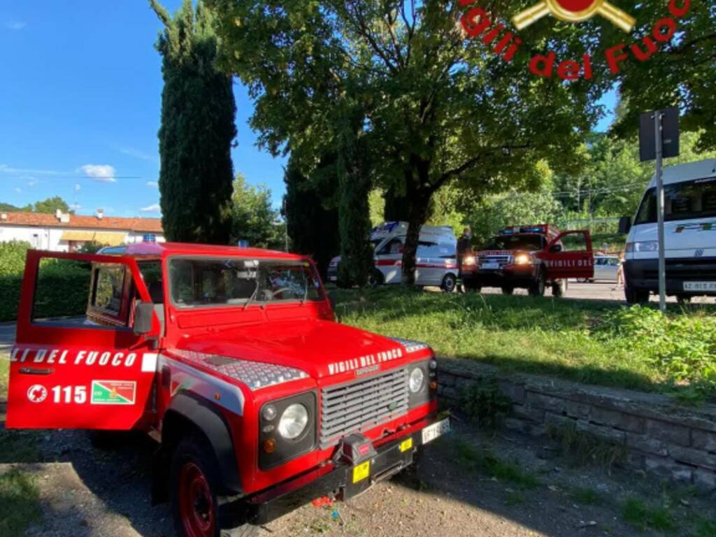 incidente parco spina verde monte olimpino 40enne soccorso con ambulanza e pompieri