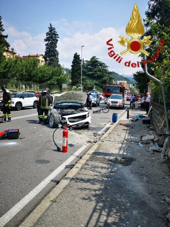 incidente via paoli camerlata auto contro bicicletta