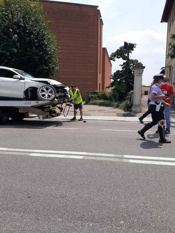 incidente via paoli camerlata auto contro bicicletta