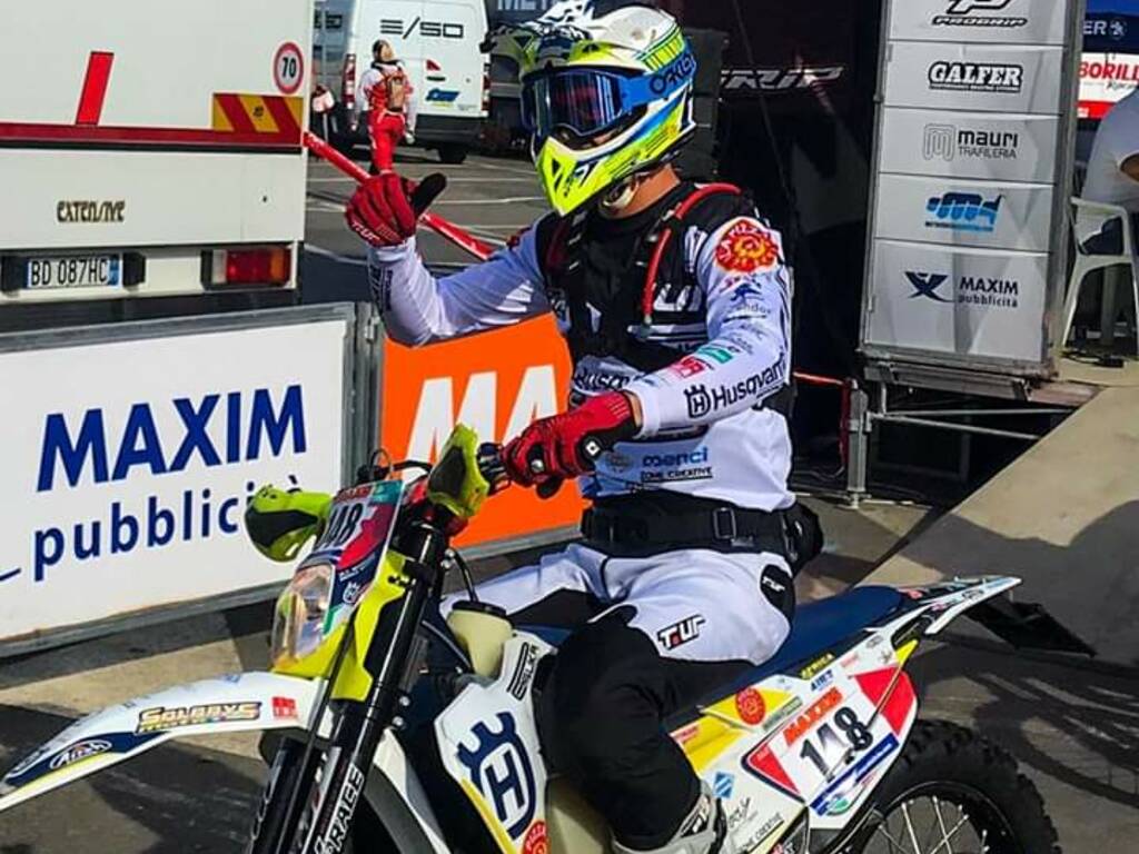 jacopo cerutti in gara a castiglion fiorentino campionato italiano enduro