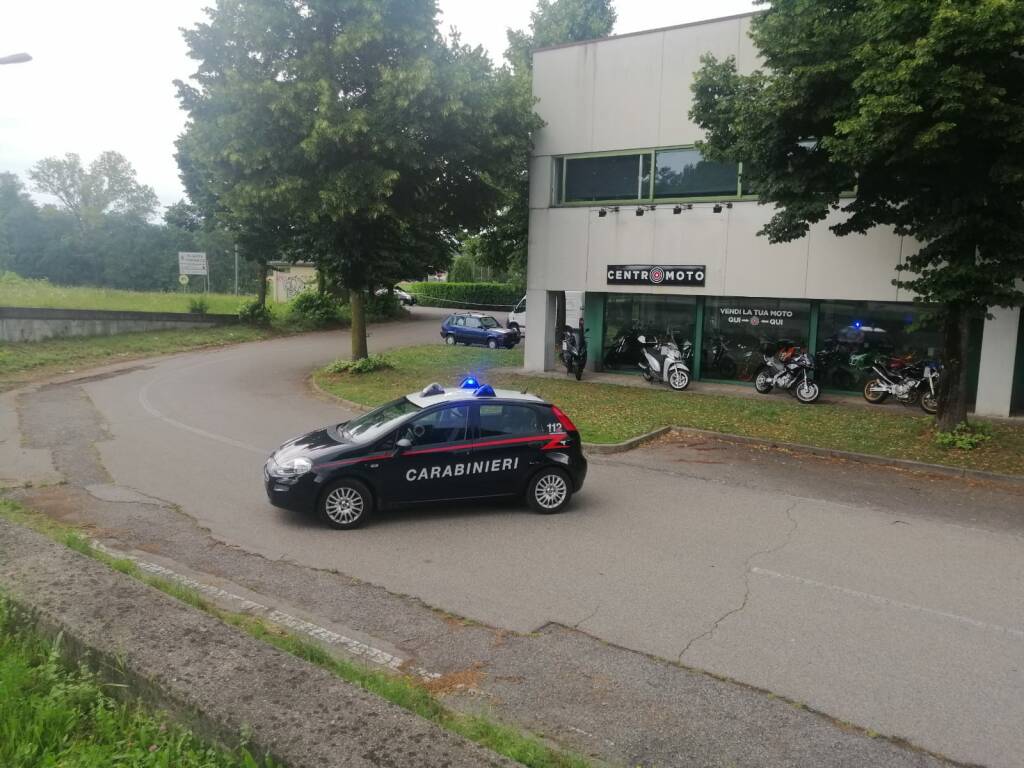 olgiate comasco carabinieri trovano esplosivo vicino zona industriale