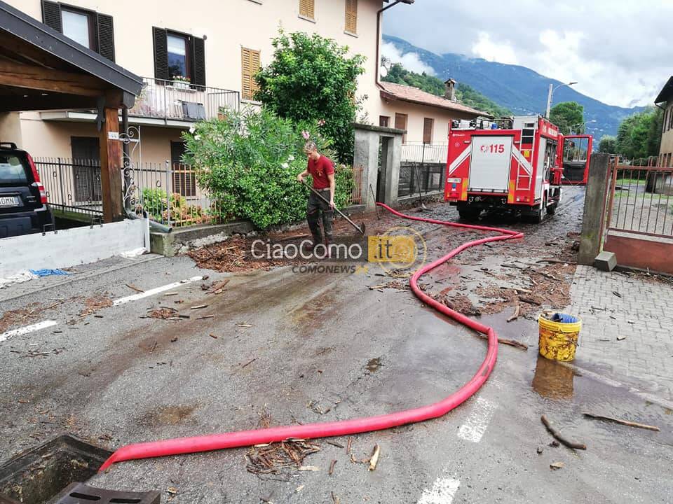 alto lago in ginocchio per nubifragio fango e detriti su strade allagamenti