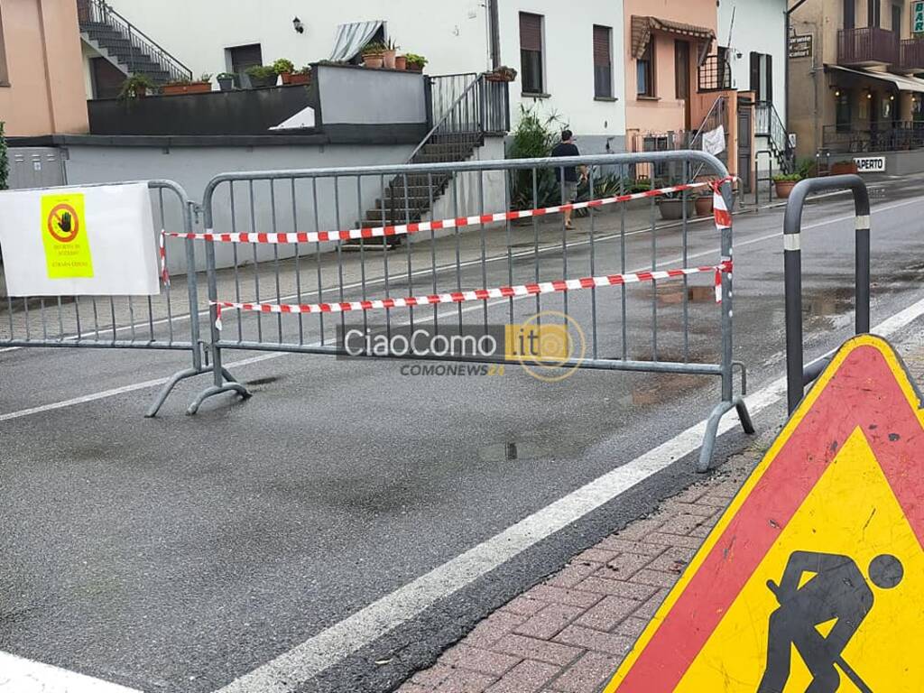 domaso statale regina chiusa auto polizia locale e transenne