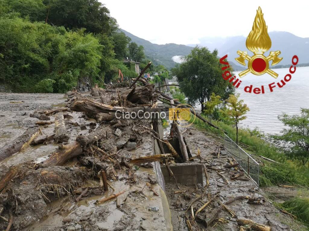 maltempo alto lago frane e allagamenti immagini pompieri