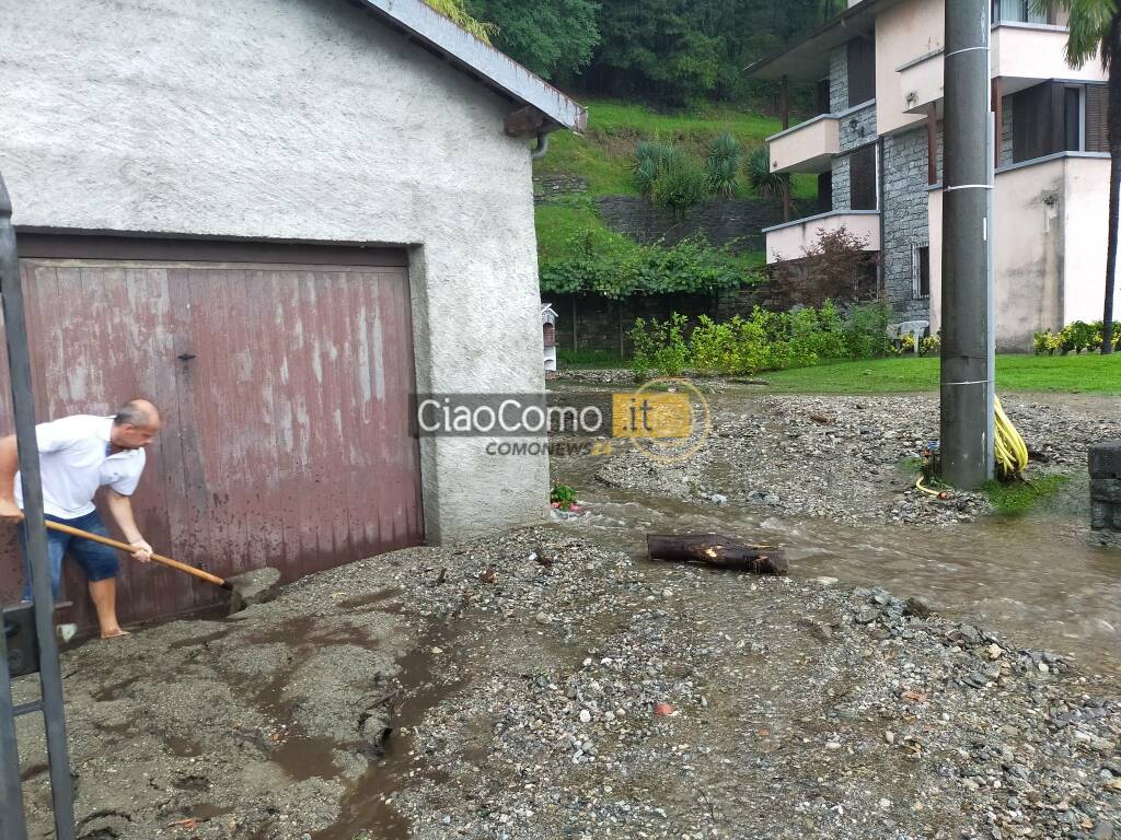 maltempo alto lago frane e allagamenti immagini pompieri