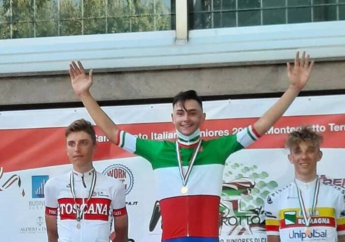 andrea montolli canturino campione d'italia juniores ciclismo strada