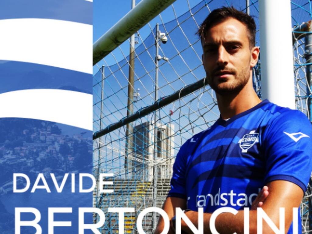 davide bertoncini nuovo difensore del como arrivato oggi foto maglia