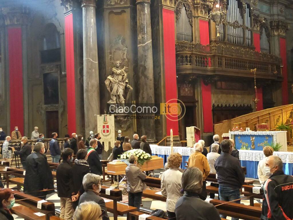 funerale basilica corcifisso como ines figini