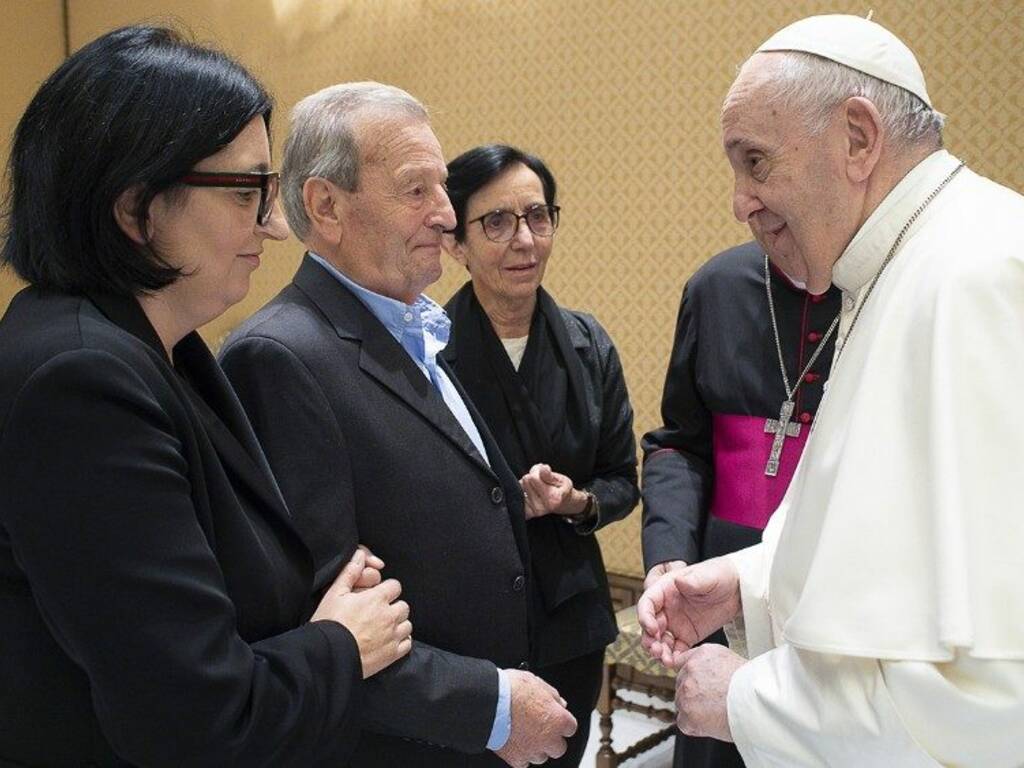 incontro genitori don roberto con papa a roma